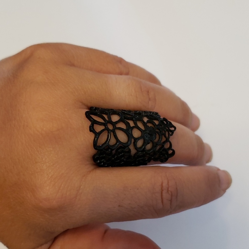Ring - Picture 3 of 3